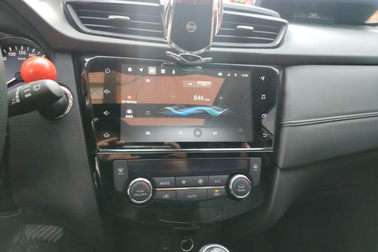 Used Nissan X-Trail 2022 Revised Version 2.0L Two-Wheel Drive Smart Connect Premium Edition
