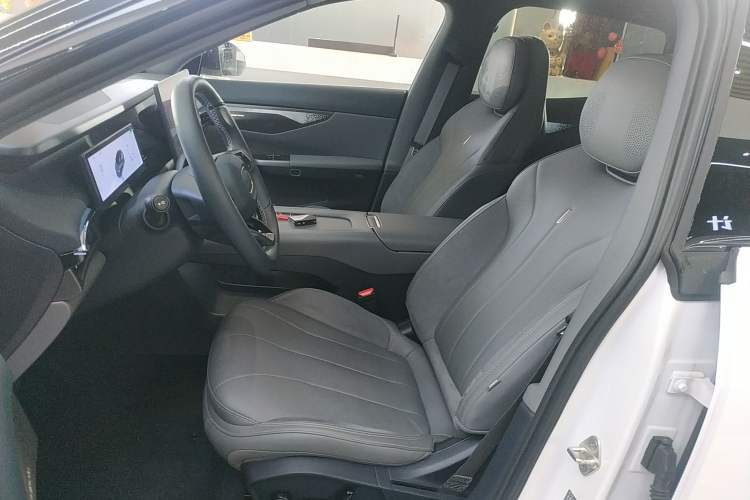 Used Lynk & Co 07 2024 EM-P 126 Long-Range Ultra
