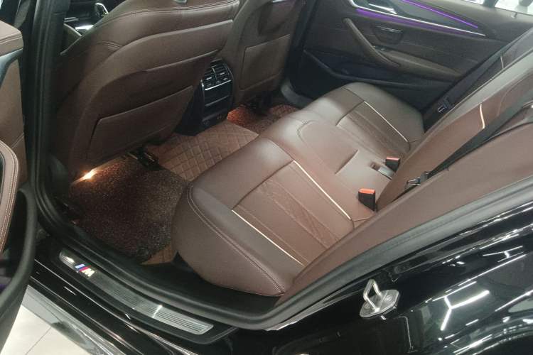 Used BMW 5 Series 2021 Facelifted 530Li Leading Edition M Sport Package
