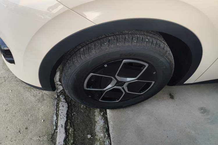 Used AION UT 2025 330 Starlight Edition Left Front Wheel Hub