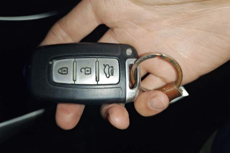 Used Hyundai Sonata 2013 2.4L Automatic Leading Edition China IV Standard Vehicle Key