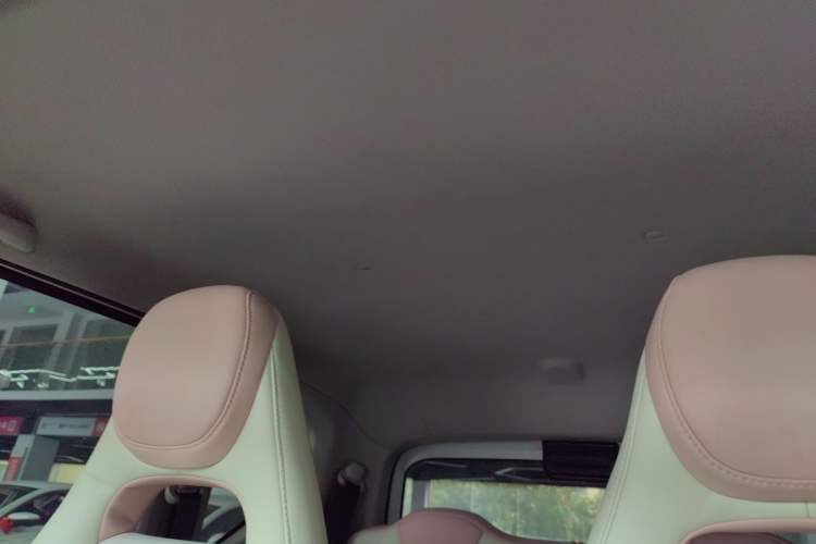 Used Wuling Hongguang MINIEV 2022 Macaron Premium Model – Lithium Iron Phosphate
