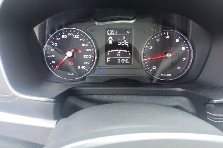 Used Roewe RX5 2018 20T Two-Wheel Drive Automatic Internet Smart Edition