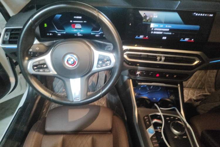 Used BMW i3 2023 eDrive 40 L Midnight Sports Package Steering Wheel