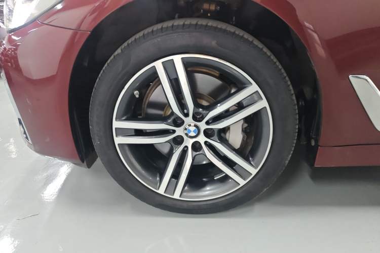 Used BMW 5 Series 2021 Restyled 530Li Leading Edition Luxury Package Exterior 4