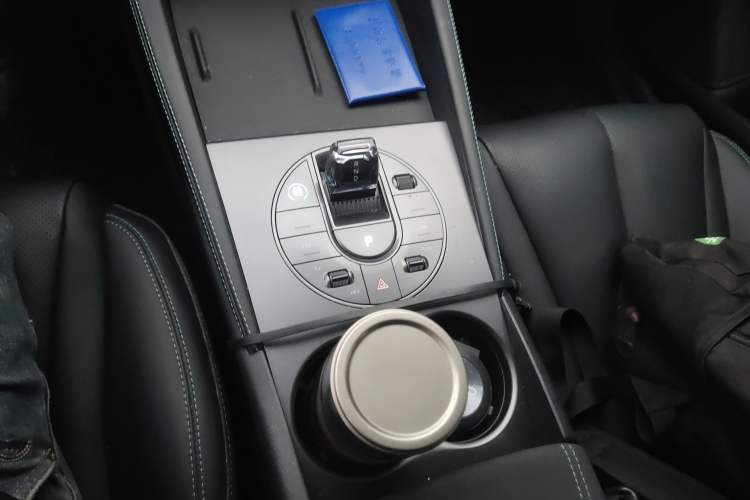 Used BYD Seal 06 New Energy 2024 DM-i 80KM Prestige Model Gear Lever