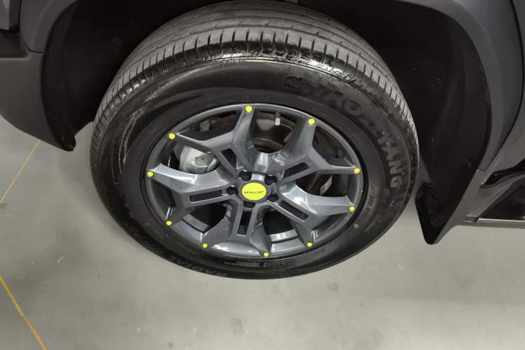 Used JETOUR Traveler 2023 2.0T All-Wheel-Drive Crosser Left Front Wheel Hub