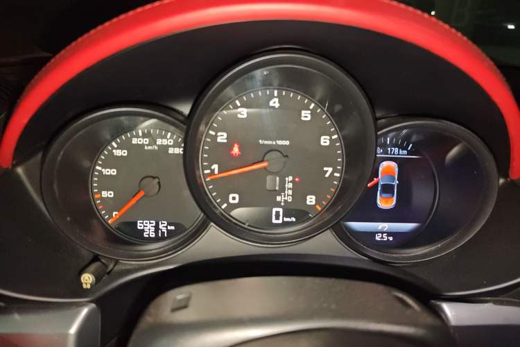 Used Porsche 718 2016 Boxster 2.0T
