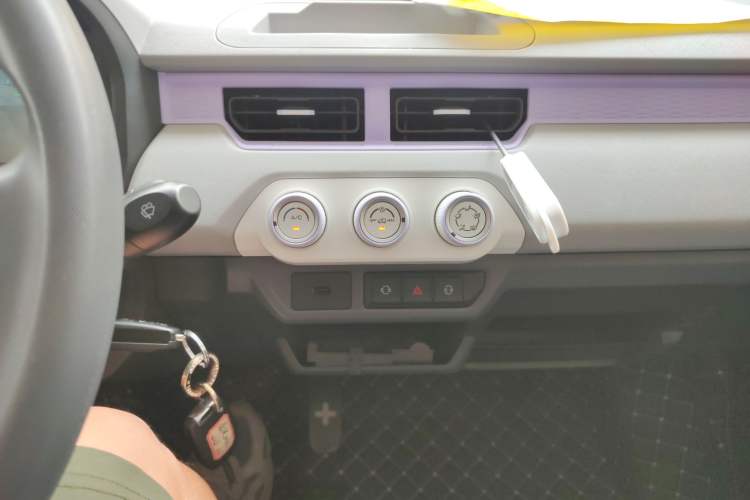 Used Chery New Energy QQ Ice Cream 2022 170km Sundae Phosphate Lithium-Ion