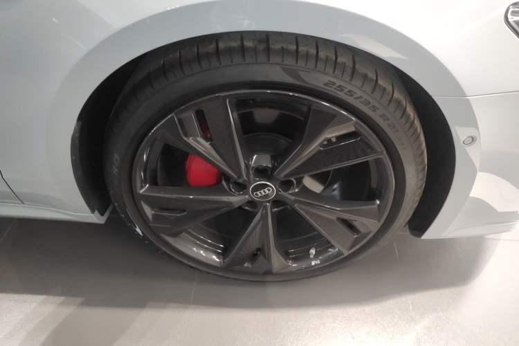 Used Audi A7L 2024 45 TFSI quattro RS Performance Edition Right Front Wheel Hub