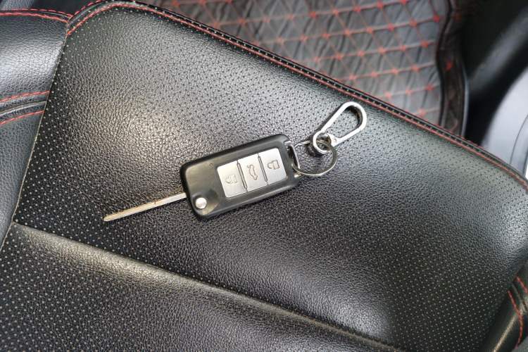 Used Zotye Domy X5 2015 1.5T Manual Luxury Version China IV Standard