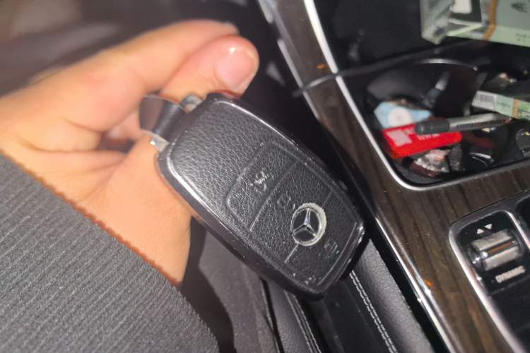 Used Mercedes-Benz GLC 2018 GLC 260 4MATIC Luxury Model Vehicle Key