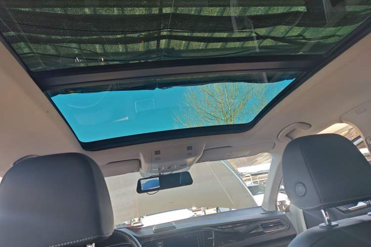 Used Volkswagen T-ROC 2020 280TSI DSG Two-Wheel Drive Comfort Version Headliner