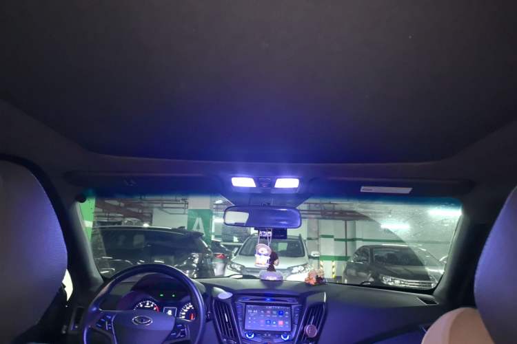 Used Hyundai Veloster 2015 1.6T Automatic Luxury Edition Headliner