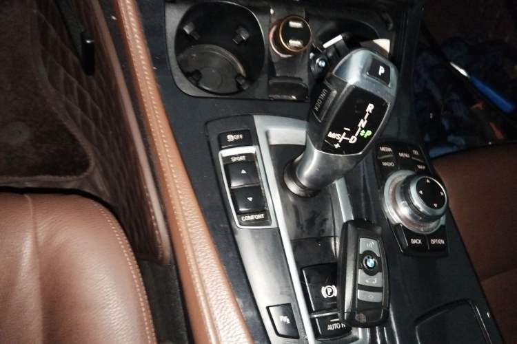 Used BMW 5 Series 2014 520Li Elegant Model
