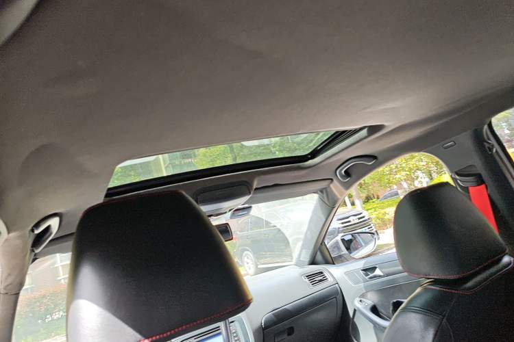 Used Volkswagen Sagitar 2013 2.0 TSI GLI Headliner