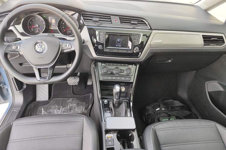 Used Volkswagen Touran 2016 Volkswagen Touran L 330TSI DSG Luxury Edition