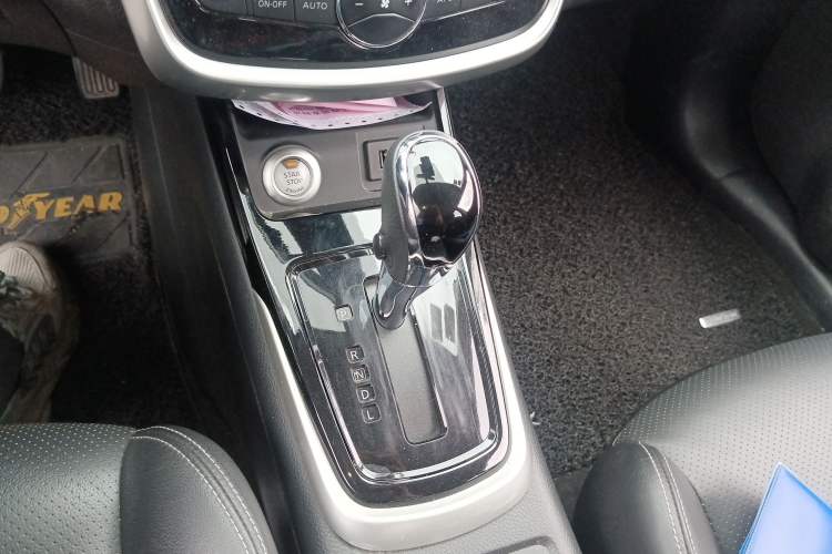 Used Nissan Tiida 2019 1.6L CVT ZhiZun Edition China VI standard
