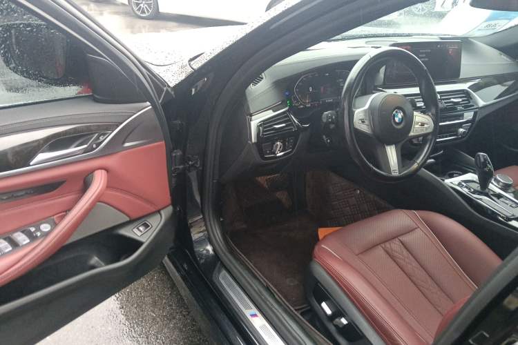 Used BMW 5 Series 2022 Second Facelift 525Li M Sport Package