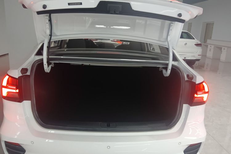 Used Roewe i5 2021 1.5L CVT Platinum Edition Trunk