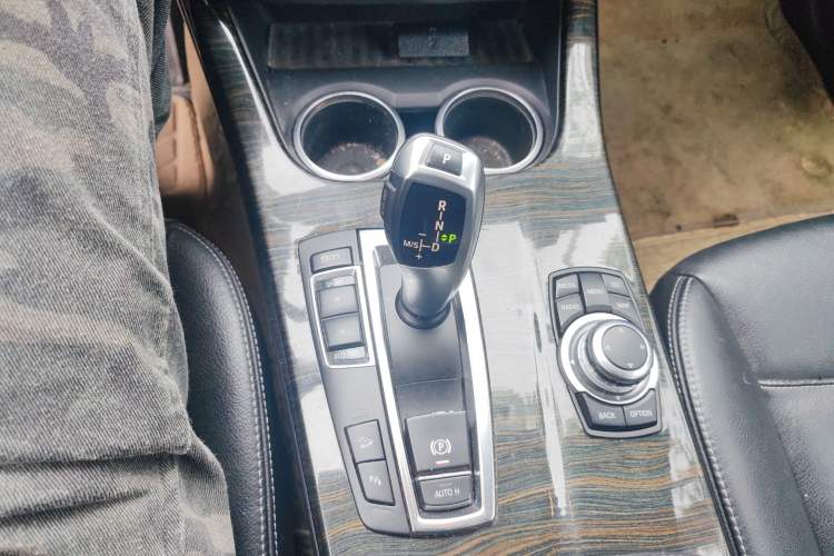 Used BMW X3 2013 xDrive20i Luxury Edition Gear Lever