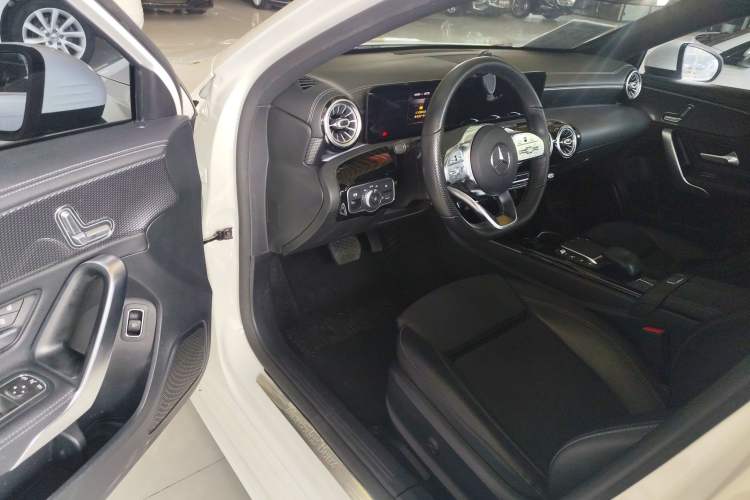 Used Mercedes-Benz A-Class 2021 A 200 L Sport Sedan Fashion Model
