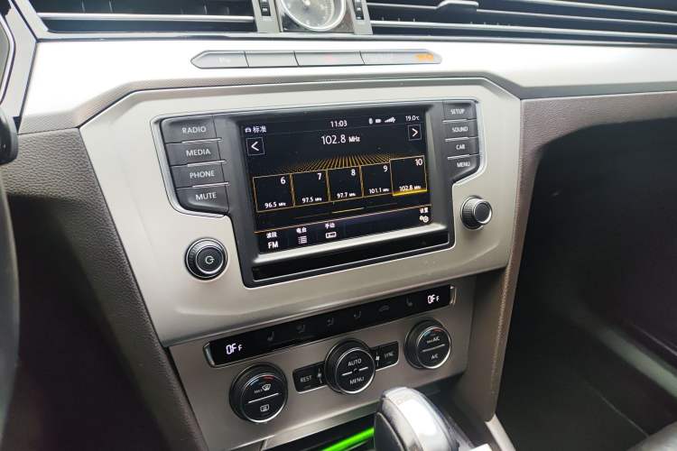 Used Volkswagen Variant 2016 380TSI Two-Wheel-Drive Style Edition
