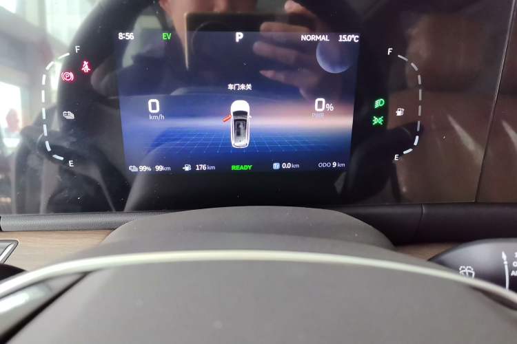 Used Landian E5 2023 1.5L DE-i 100KM Zhenxiang Edition 7-Seater Odometer Close Up