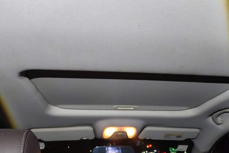 Used GAC Trumpchi GS4 2019 270T Manual Two-Wheel-Drive Elite Edition Headliner