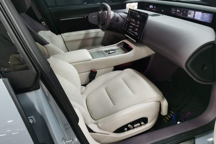 Used Avatr 12 2025 Max Extended-Range Edition
