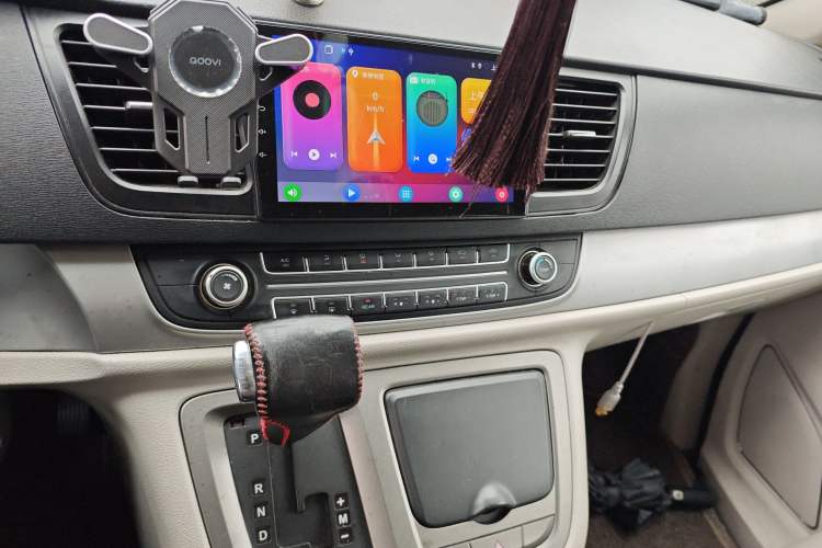 Used SAIC MAXUS G10 2014 2.0T Automatic Elite Edition Audio And AC Panel