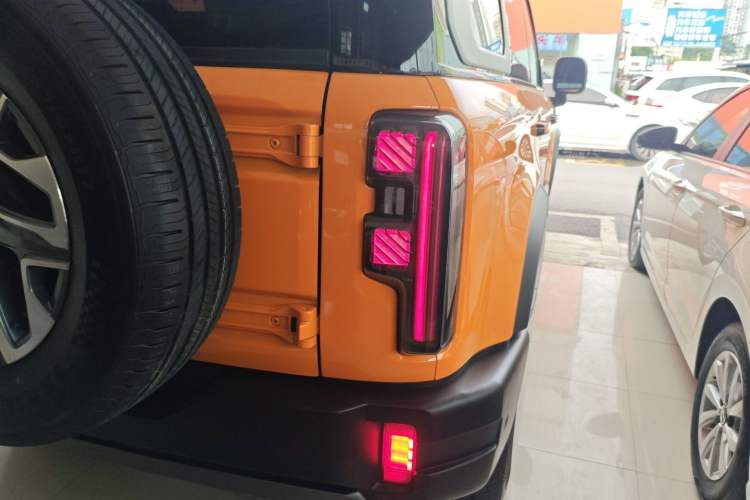 Used BAIC Off-Road BJ40 2024 2.0T All-New Urban Hunter Edition Chivalrous Style