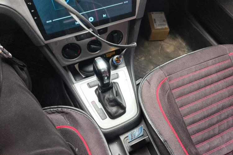 Used Volkswagen Lavida 2013 Revised Classic 1.6L Automatic Fashion Edition
