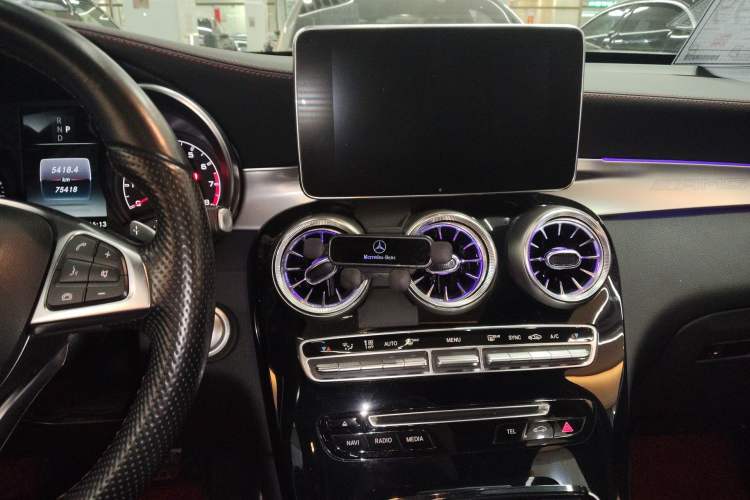 Used Mercedes-Benz GLC Coupe AMG 2017 AMG GLC 43 4MATIC Coupe SUV Audio And AC Panel