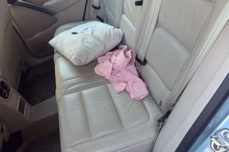 Used Volkswagen Tiguan 2012 1.8TSI Automatic Two-Wheel Drive Elite Edition Left Rear Seat