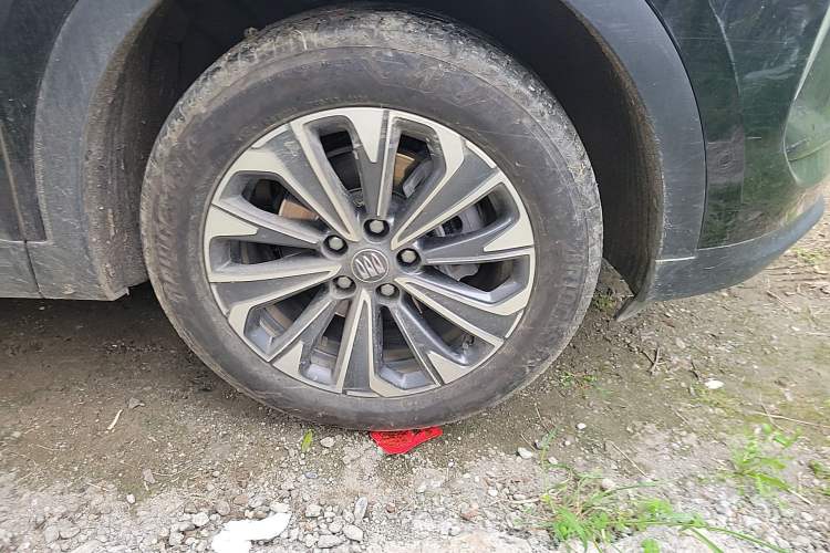 Used Buick Envision 2025 Encore Plus 28T Two-Wheel-Drive Platinum Edition