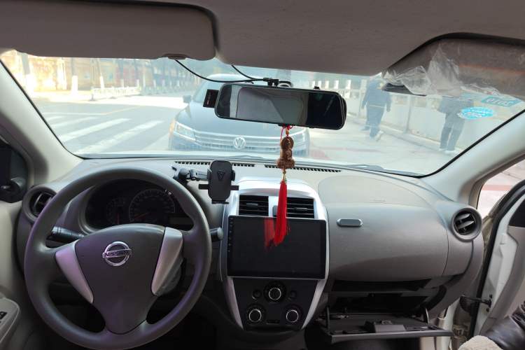 Used Nissan Sunny 2014 1.5XE CVT Comfort Edition Headliner