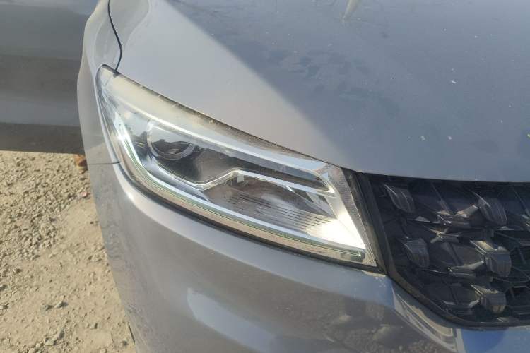 Used Dongfeng Fengon 580 2021 Revised ☆ Star Edition 1.5T Automatic Luxury Version Right Front Headlight