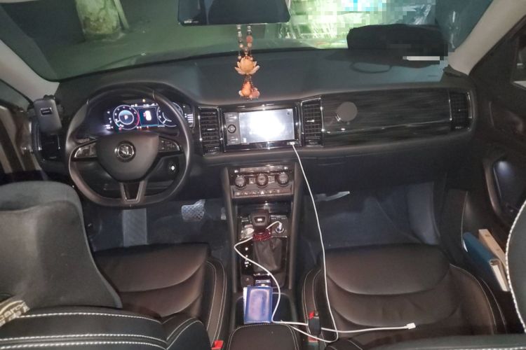 Used Skoda Kodiaq 2019 Facelifted TSI330 7-Seater Two-Wheel-Drive Luxury Enjoyment Edition China VI Standard Center Console