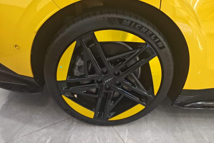 Used Zeekr 007 2024 Four-Wheel-Drive Performance Version 100 kWh
