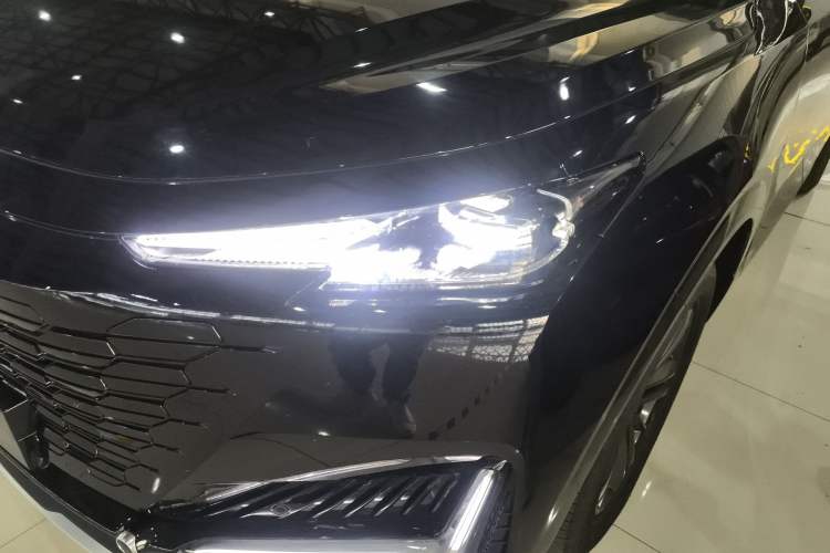 Used Changan UNI-K 2024 2.0T Two-Wheel Drive YueShang Trim
