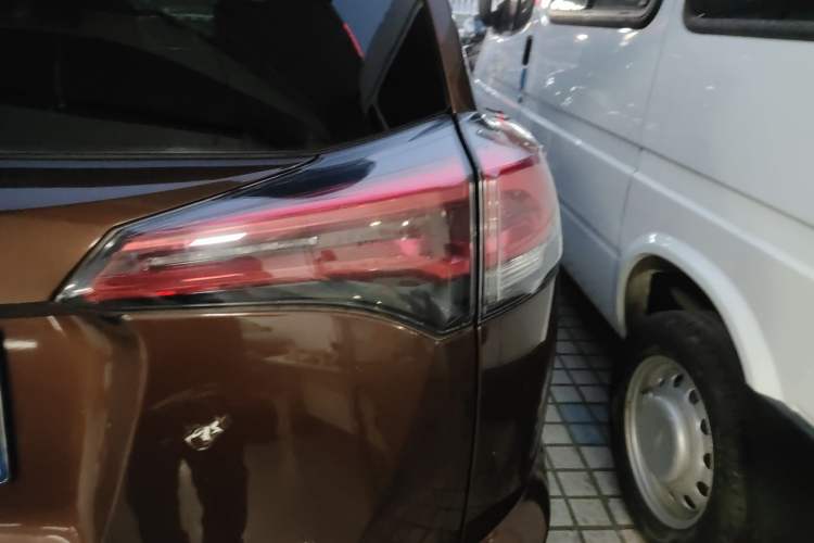 Used Toyota RAV4 2016 2.0L CVT Two-Wheel Drive Fashion Edition China V Standard