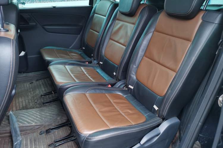 Used Volkswagen Sharan 2014 2.0 TSI Comfort Model
