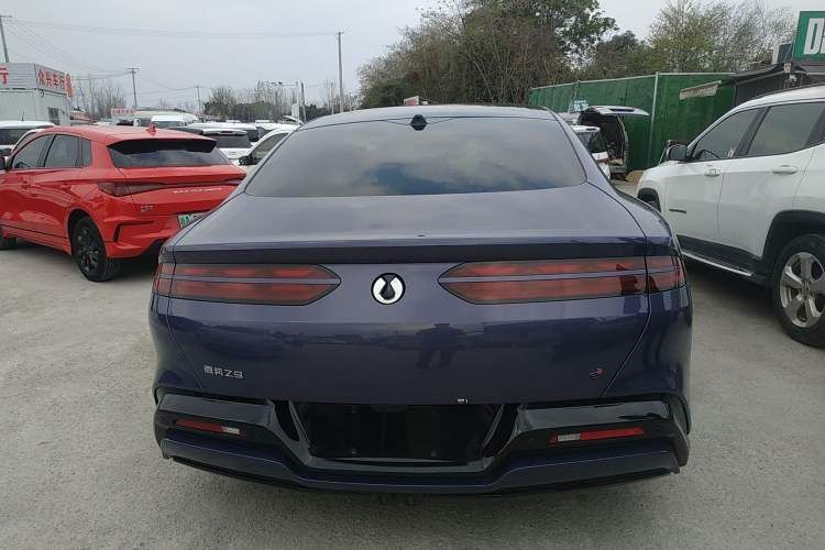 Used Denza Z9 2024 1100 km All-Wheel-Drive Ultra Version
