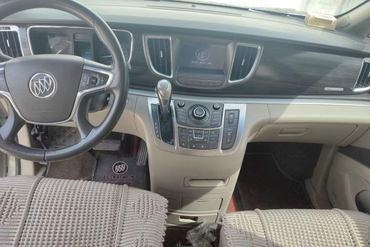 Used Buick GL8 2011 3.0L GT Luxury Business Haoya Edition
