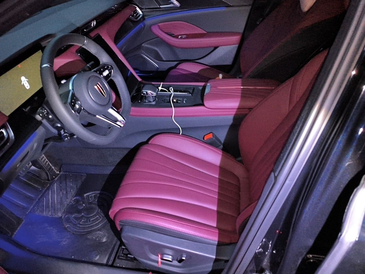 Hongqi H5 2025 Model 2.0T Automatic Xuan Ying 2 Million Units Commemorative Edition — снимка 12