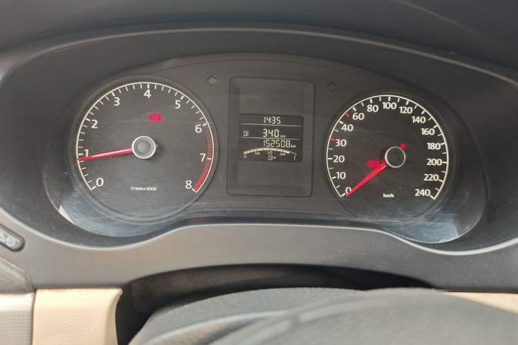 Used Volkswagen Sagitar 2014 Revised Version 1.6L Manual Comfort Edition Instrument Cluster