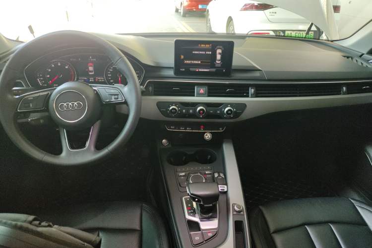 Used Audi A4L 2018 30th Anniversary Edition 40 TFSI Trendy Model
