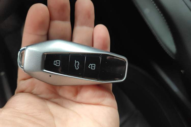 Used iCAR 03T 2024 520km Two-Wheel Drive Long-Range Version