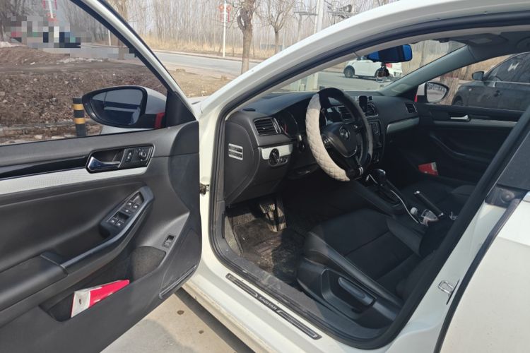 Used Volkswagen Sagitar 2017 1.6L Automatic Comfort Model
